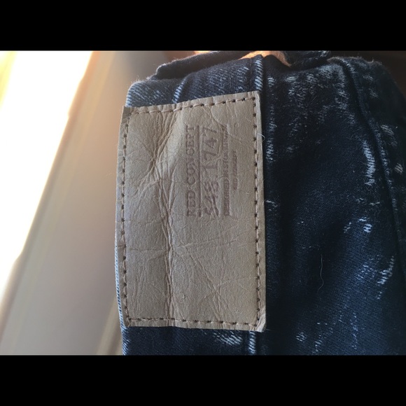 Black skinny low-rise jeans w white paint splatter - Picture 6 of 7